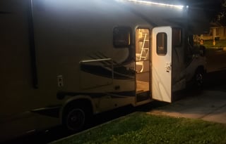 2018 Thor Motor Coach Outlaw 29J (low-miles)