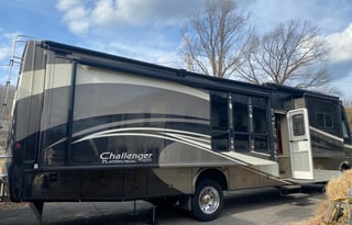 2010 Damon Challenger 371