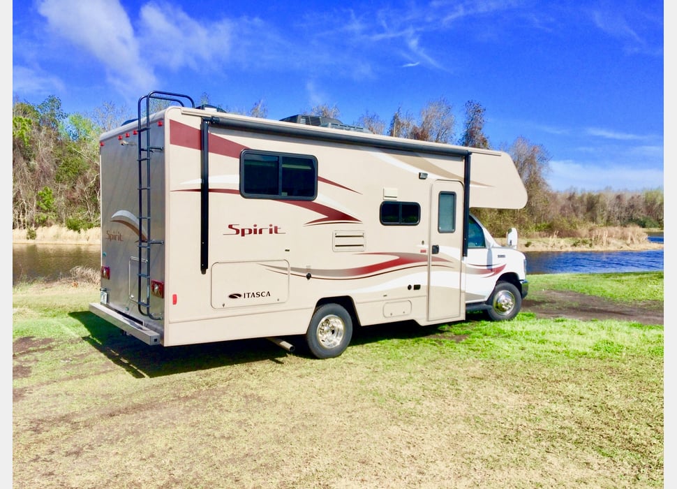Class C Motor Home rentals in Richmond Hill