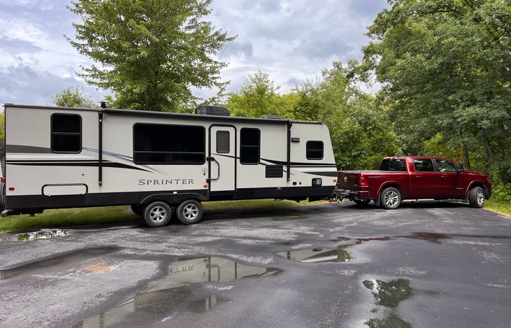 Lots of room for 4 dry camping or with electric, keystone campfire edition.