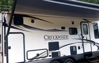 Creek Side Family Memory Maker