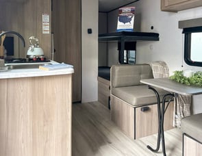 Keystone RV Coleman 17B