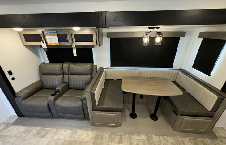 Dinette and Recliners