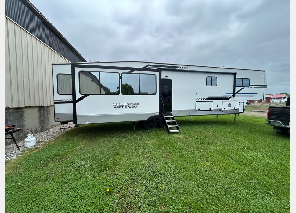Fifth Wheel rentals in Manchester
