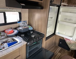 Coachmen RV Freelander 21QB  Ford 350