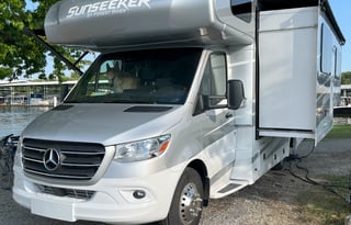 Rolling Retreats 2023 Mercedes Class C Motorhome