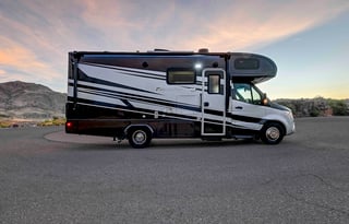 Ultimate Mercedes Couples Retreat on Wheels!