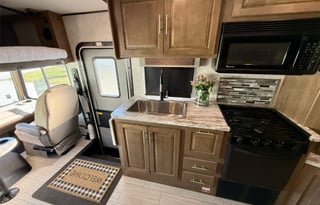2020 Class A***King + 1.5 Baths*