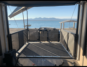 Pacific Coachworks Rage'n F285FS