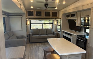 Pet friendly! clean cozy & ready for adventure