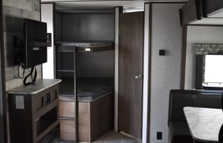 Sebastian's Bunkhouse 2021 Coleman Light 2455bhBH