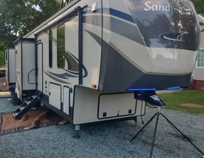 Forest River RV Sandpiper 384QBOK