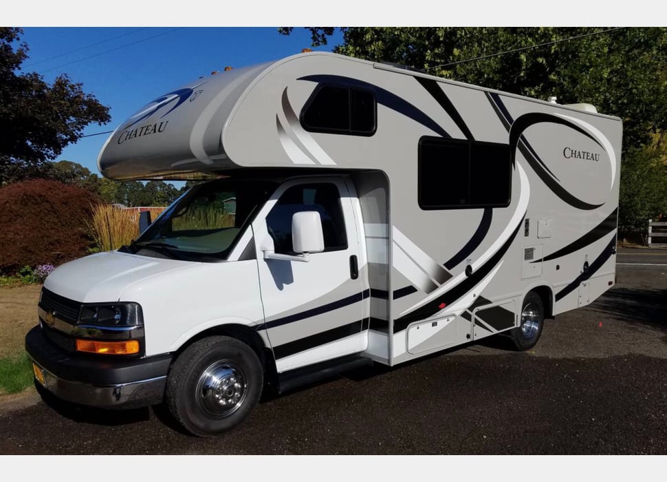 Class C Motor Home rentals in Cascade Locks