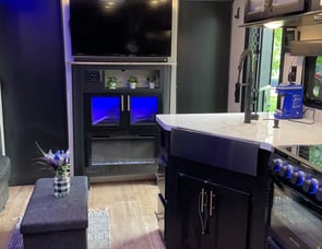 Forest River RV Cherokee Grey Wolf Black Label 26DBHBL