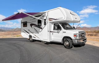 Your Home on Wheels: Stylish & Spacious Motorhome