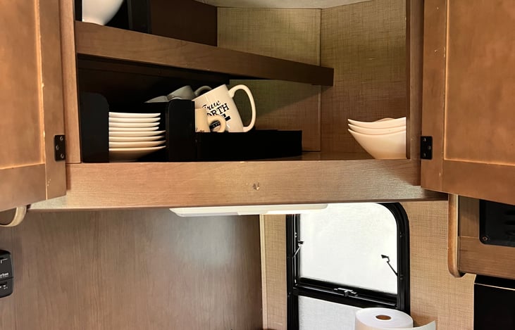 Kitchen Cups, Plates, Cups