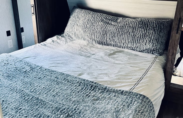 Master with upgraded queen mattress