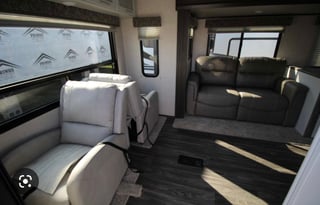 Condo on wheels/2021 Keystone RV Bullet 291RLS