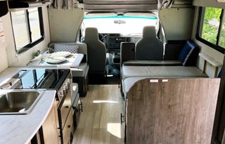 Landy’s 2022 Coachmen Leprechaun 26ft Easy&Cozy