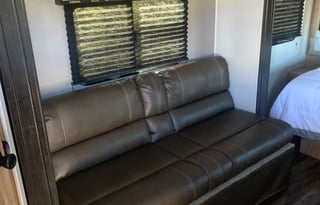 GREAT FAMILY RV 1/2 TON OR SUV TOWABLE 19FT