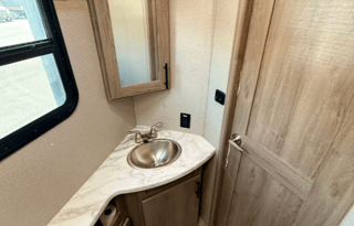 IMAGINE-2 Pvt Queen Master, Bunks, Dinette & Sofa