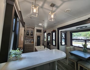 Keystone RV Avalanche 338GK