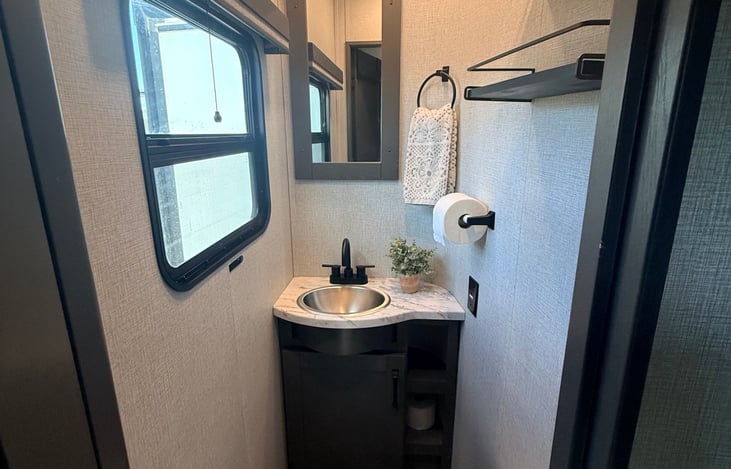 Bunkhouse 1/2 bath