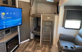 2021 Bunkhouse / KING Bed!!!  ***Delivery Only***