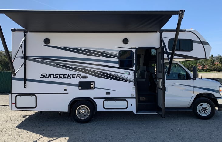 Awning/Speakers/Led lights