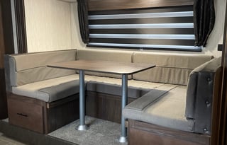 FULLY DELIVERED 2020 Grey Wolf - 30’ - 4 Beds
