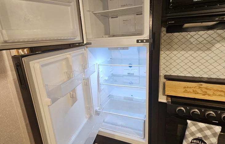 Very spacious fridge and freezer!