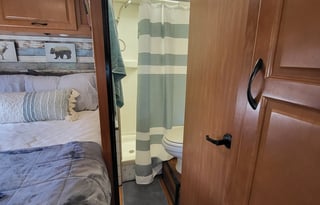 2017 Thor Majestic 23a -AKA Hudson-Unlimited Miles