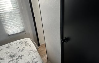 Bobo! 21 Cherokee Grey Wolf Toy Hauler