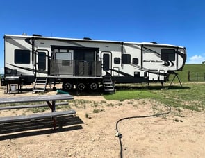 Heartland Road Warrior 427