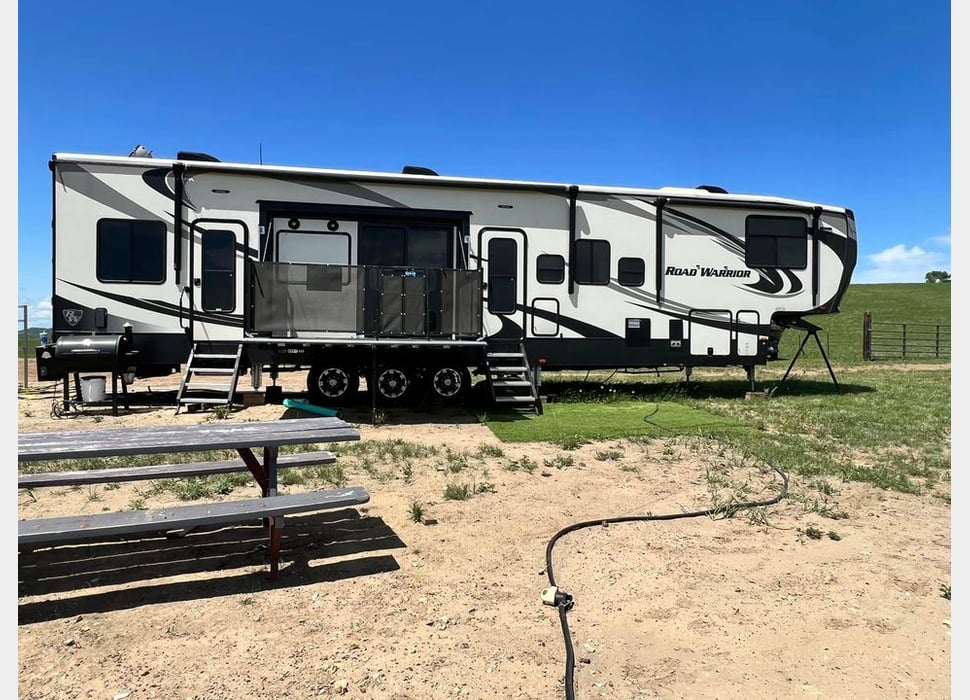 Fifth Wheel rentals in Spearfish