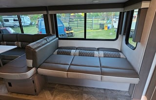 2024 Wildwood X-Lite 273QBXL