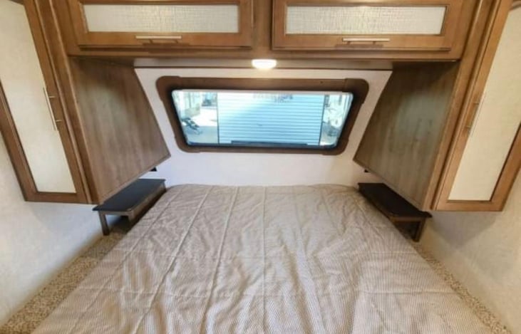 King!!!!! Master bed