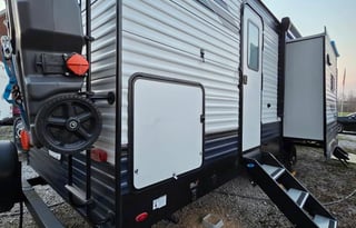 Bluegrass Basecamp- 2 bed 2 bath bunkhouse