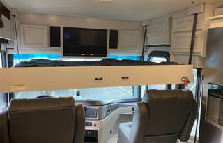 2022 Fleetwood RV Discovery 38N