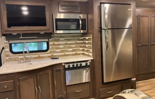 Sir Sleeps-A-Lot 2019 Coachmen Mirada 35BH Bunks