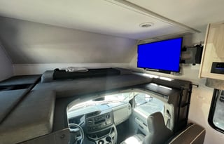 32*NEW 2023* Luxury SUNSEEKER 10 Sleeper w Bunks!