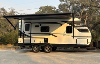 "Thompson" Easy Tow!  Great for Small Families