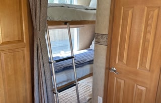 Large Camper - Vacation Ready/Full of Amenities
