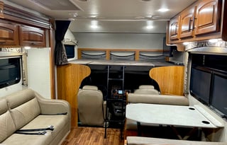 Group-Friendly Jayco Greyhawk Bunk Floorplan