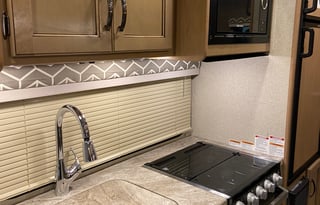 2020 Thor Motor Coach Chateau 22B Chevy