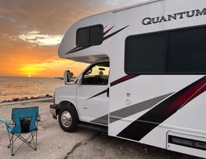 Thor Motor Coach Quantum SE SE22