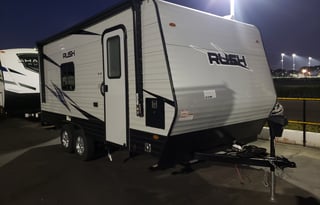 Spectacular and Super Comfortable Toy hauler