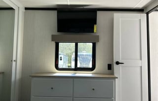 2024 Cedar Creek Bunk Room with own Bath Plus Loft