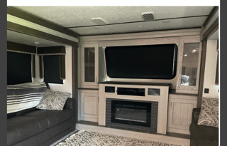 2020 Montana High Country Front Living