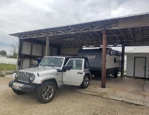 Dutchmen RV Coleman Lantern LT Series 17B